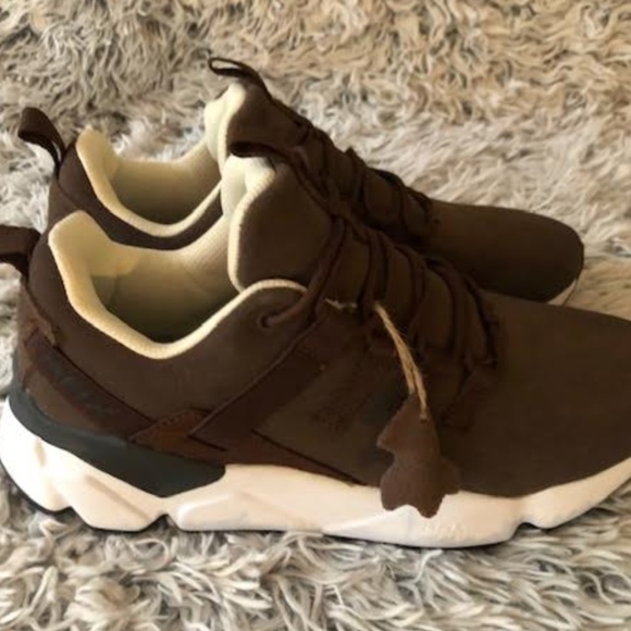 Brown Nubuck Casual/Hiking Shoes - Picture 4 of 6